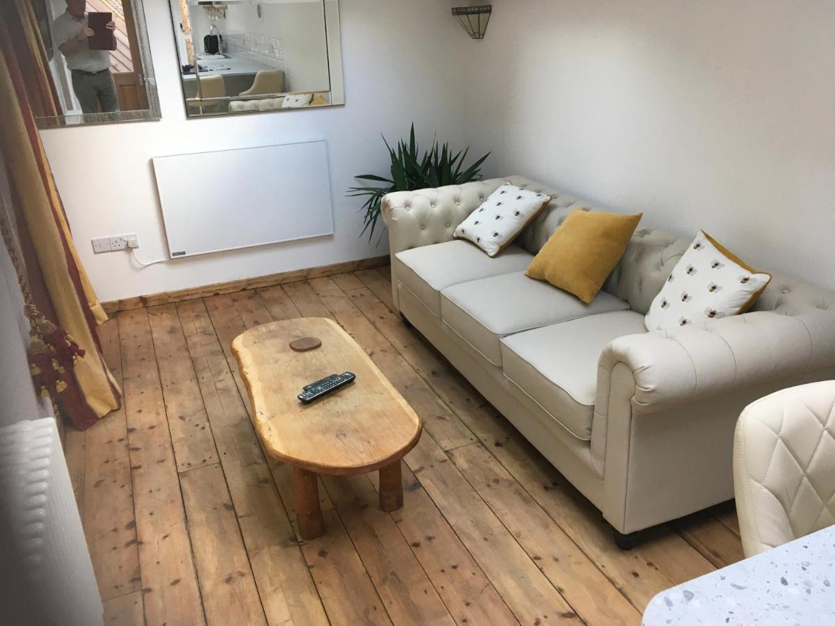 The Bees Knees @ Redhill Grange Appartement Monmouth Buitenkant foto